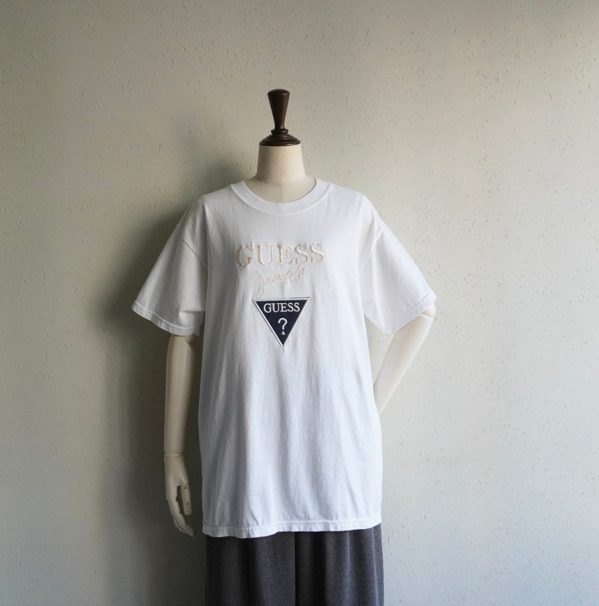 90s "GUESS" Embroidery T-shirt Made in USA