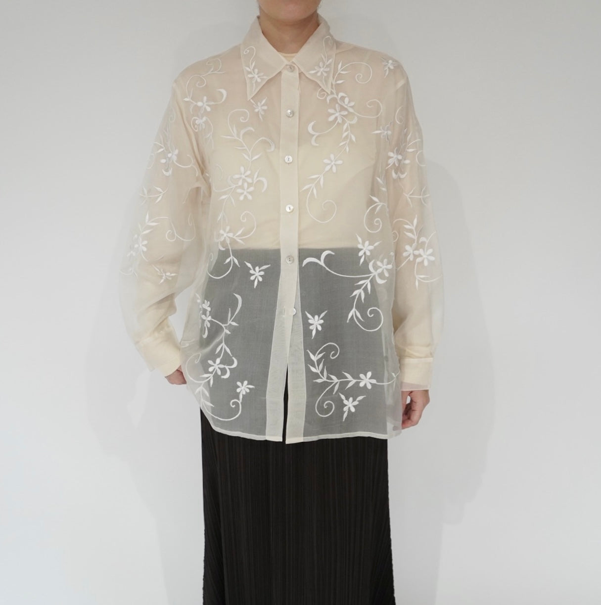 90s Embroidery Silk Shirt