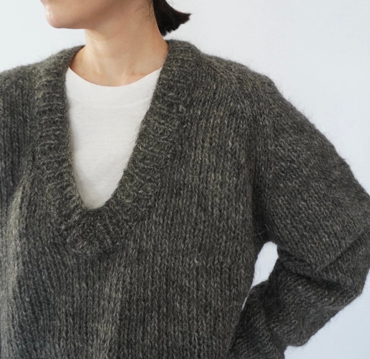 80s V Neck Knit