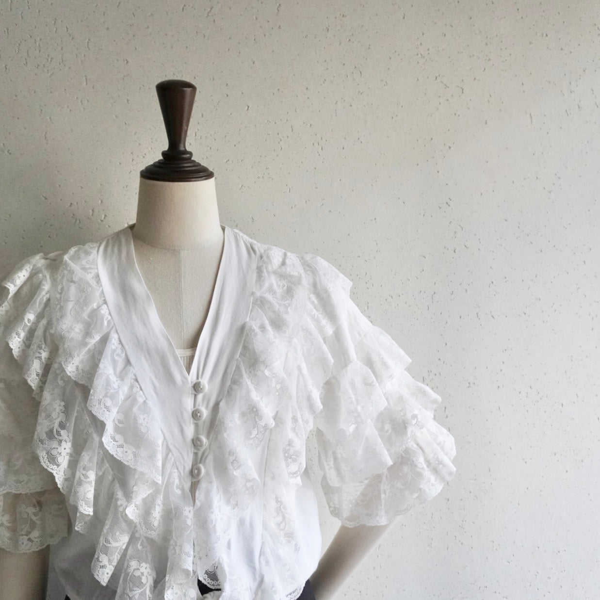 80s Lace Design Blouse