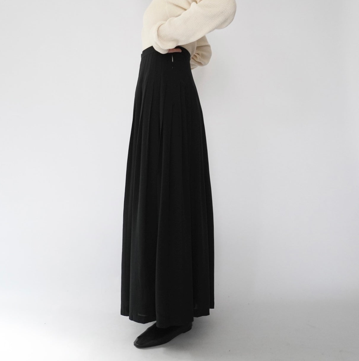90s "Saks Fifth Avenue" Silk Pleats Skirt
