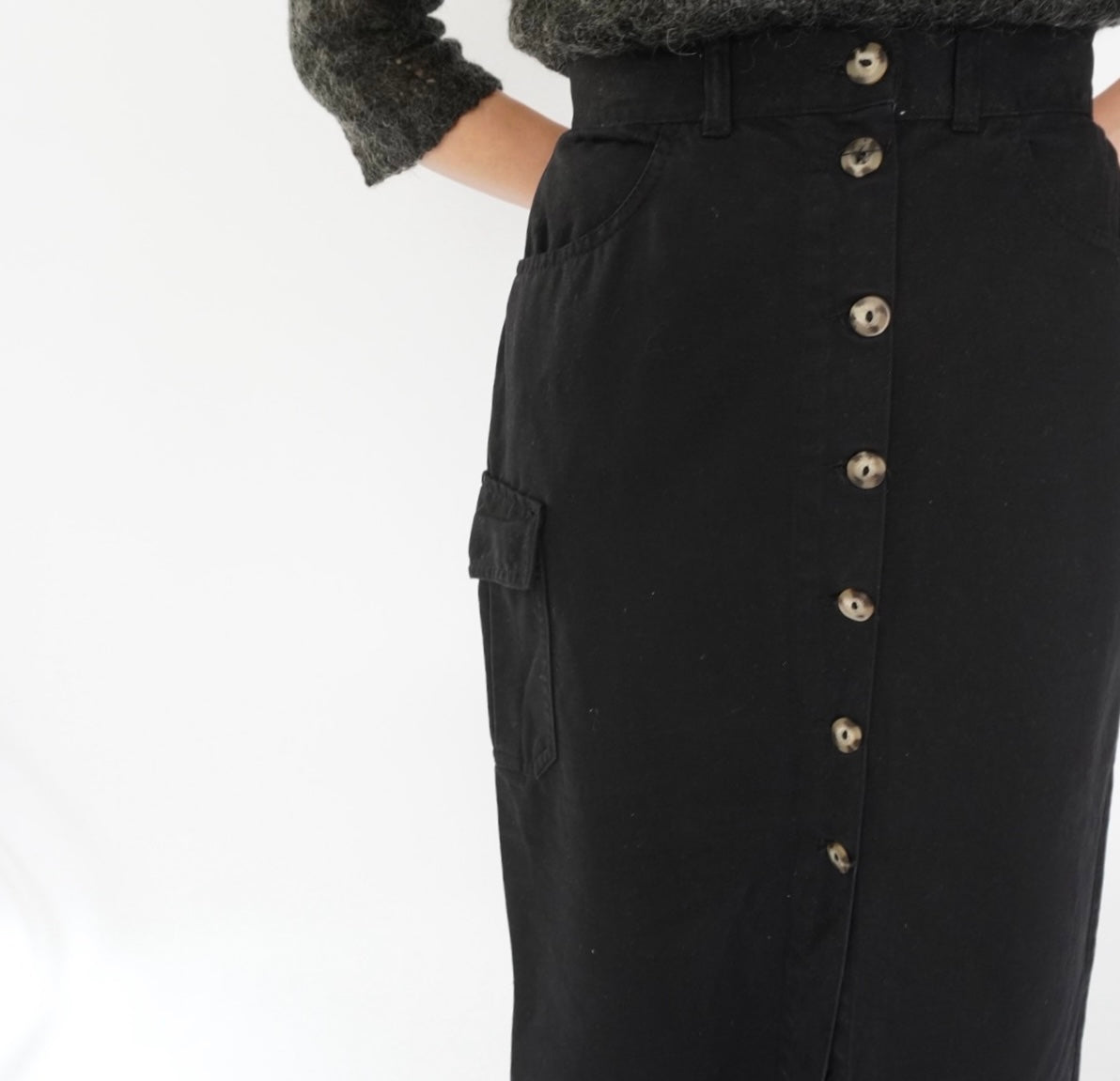 90s EURO Black Skirt