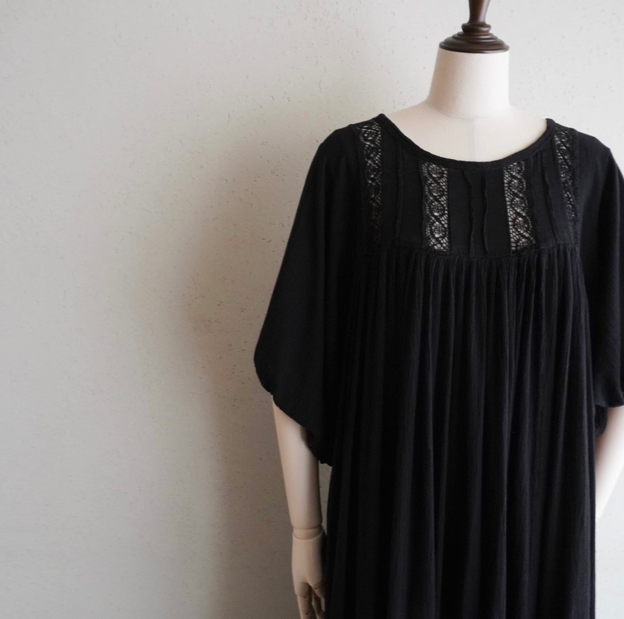 80s Lace Design Dress