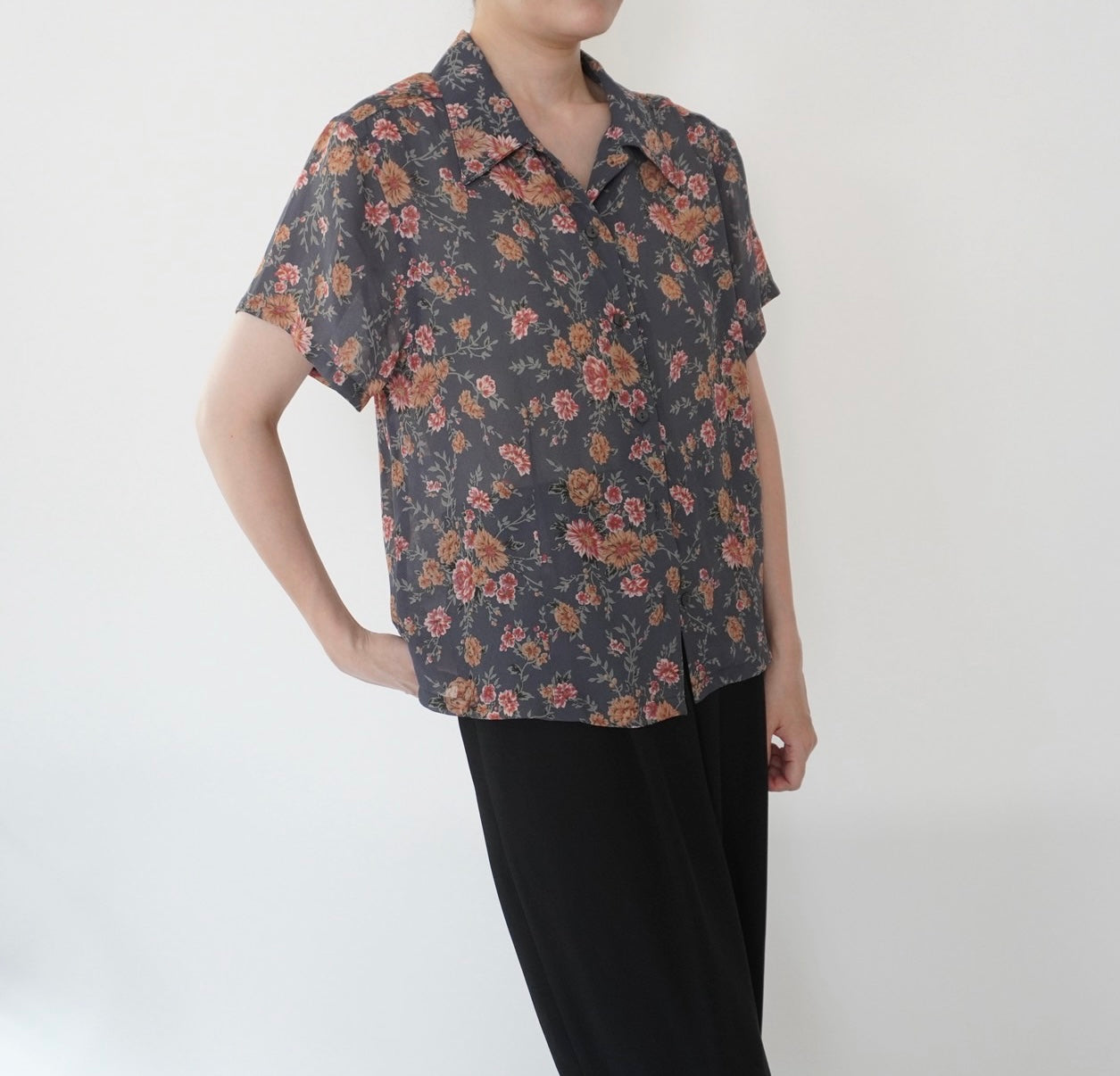 90s Floral Print Shirt