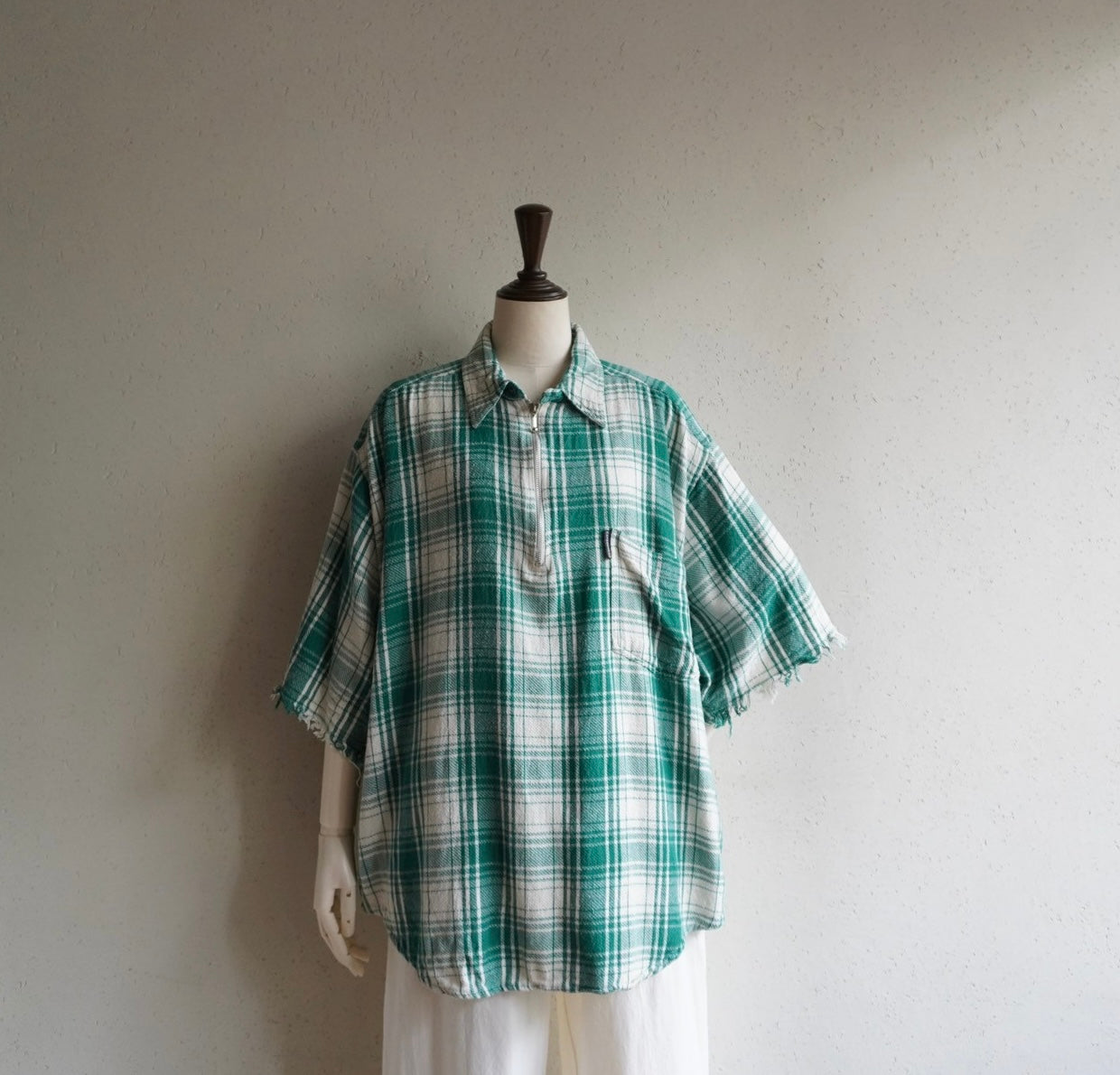 90s Zipped Pullover Shirt