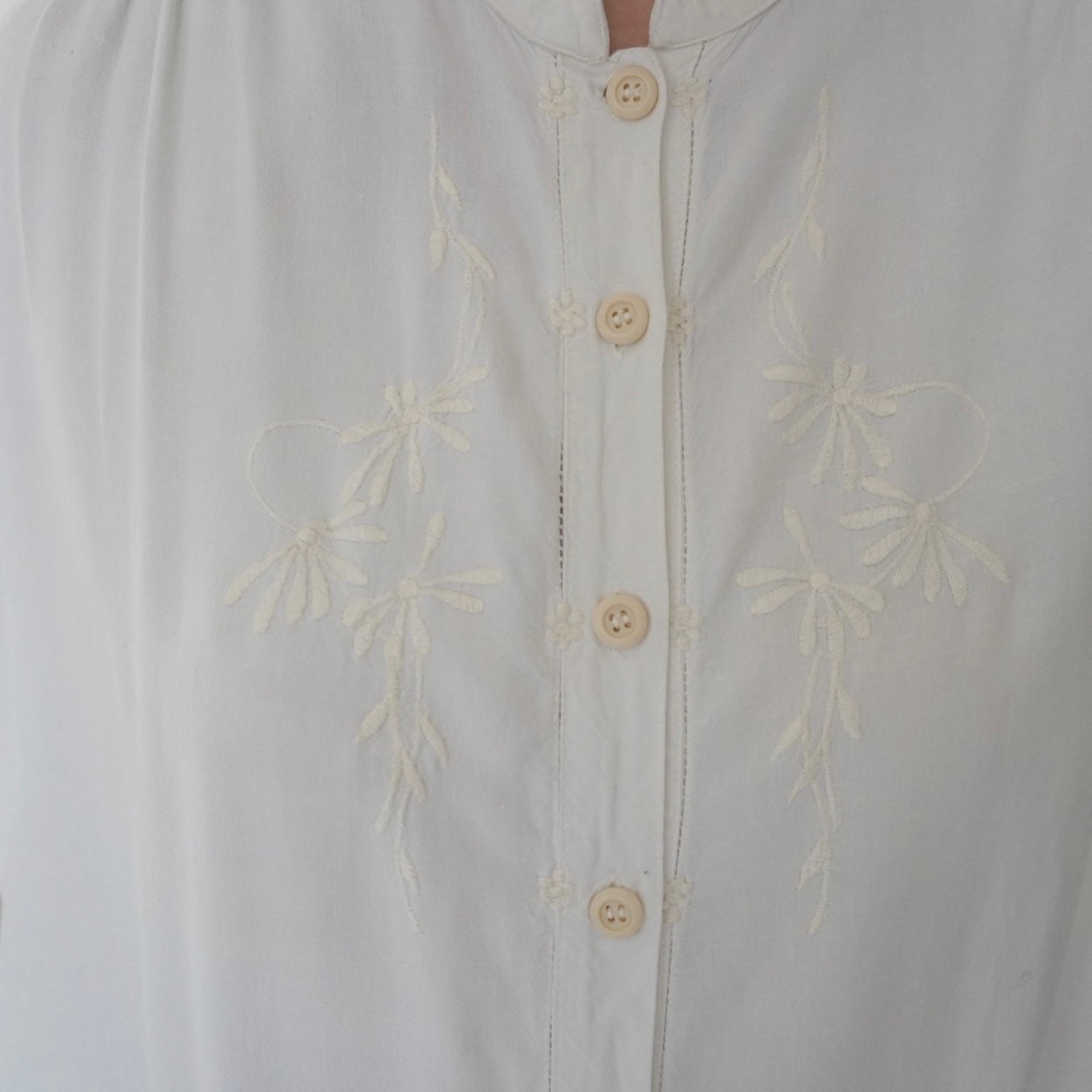 90s Embroidery Rayon Shirt