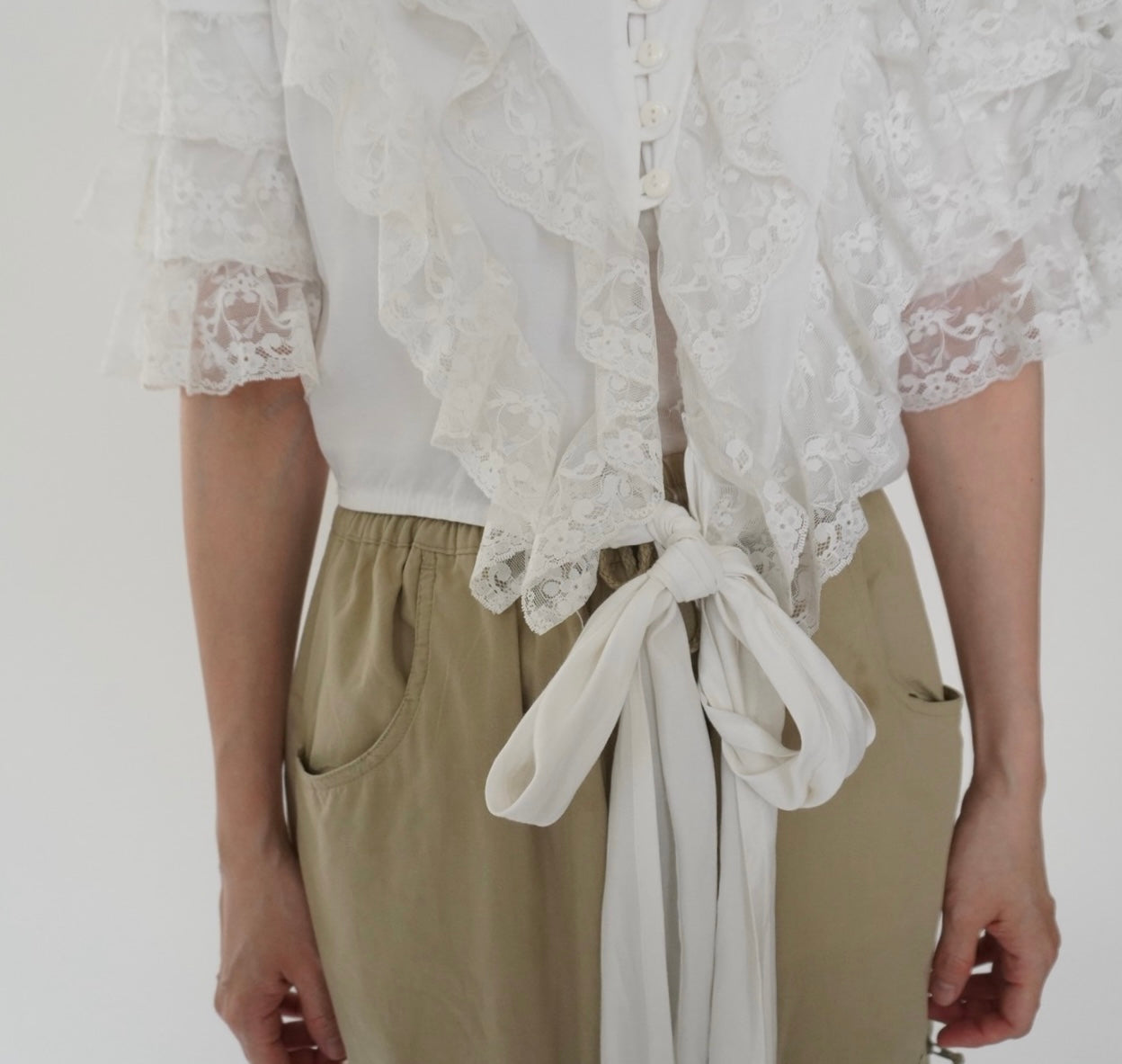 80s Lace Design Blouse