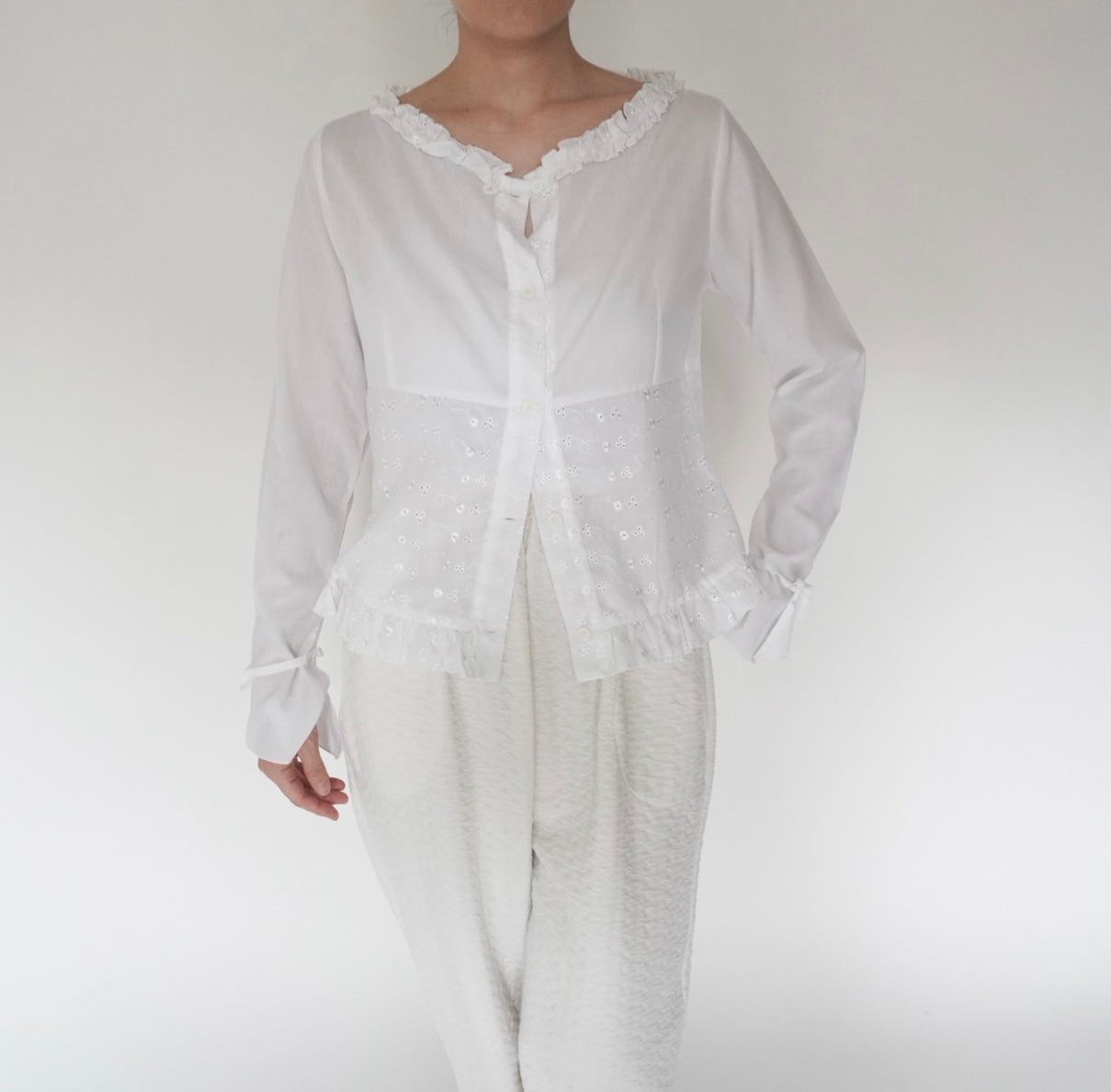 90s Lace Design Blouse