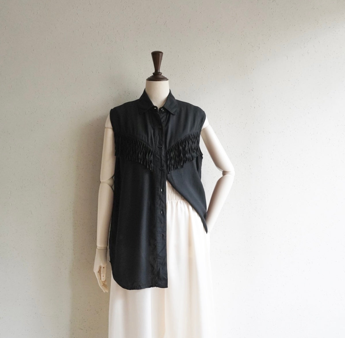 90s Sleeveless Fringe Shirt