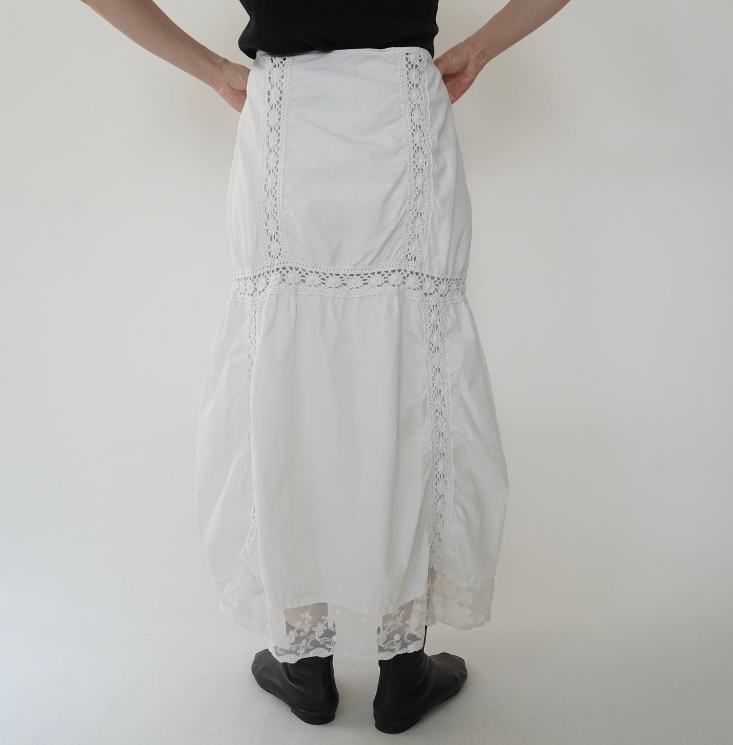 80s Lace Design Skirt Made in Italy