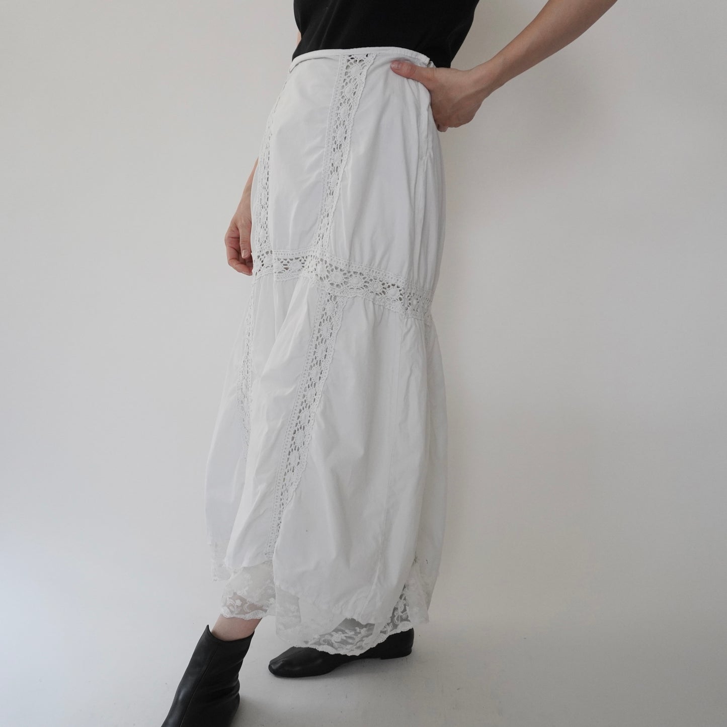 80s Lace Design Skirt Made in Italy