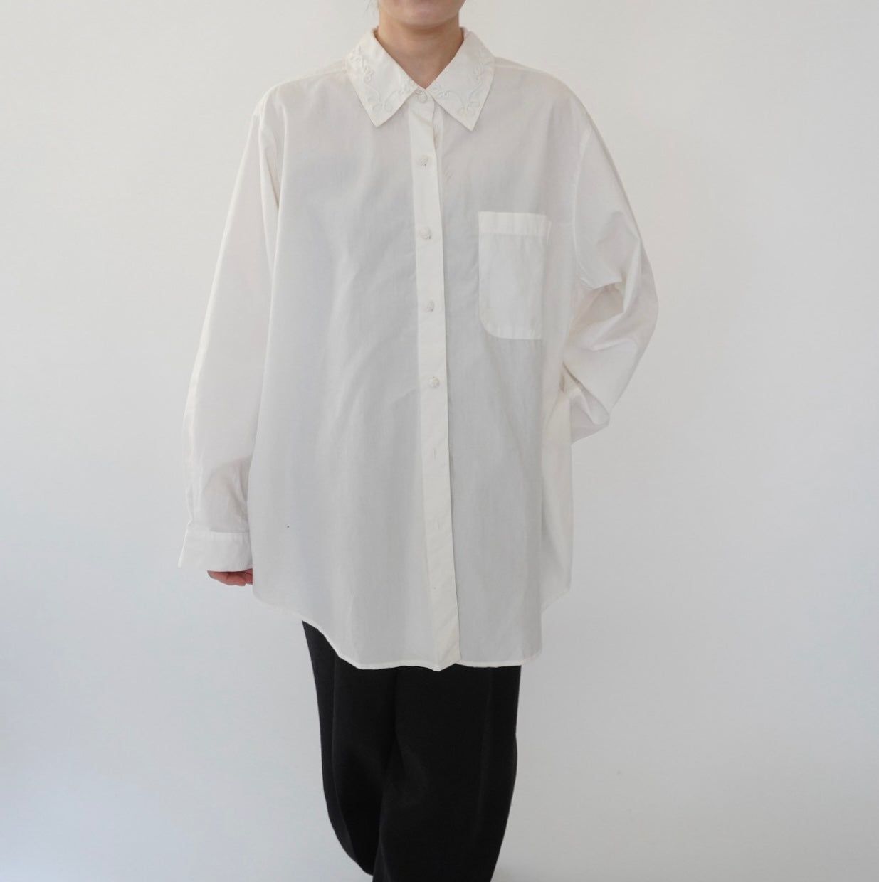 90s Embroidery Collar Shirt
