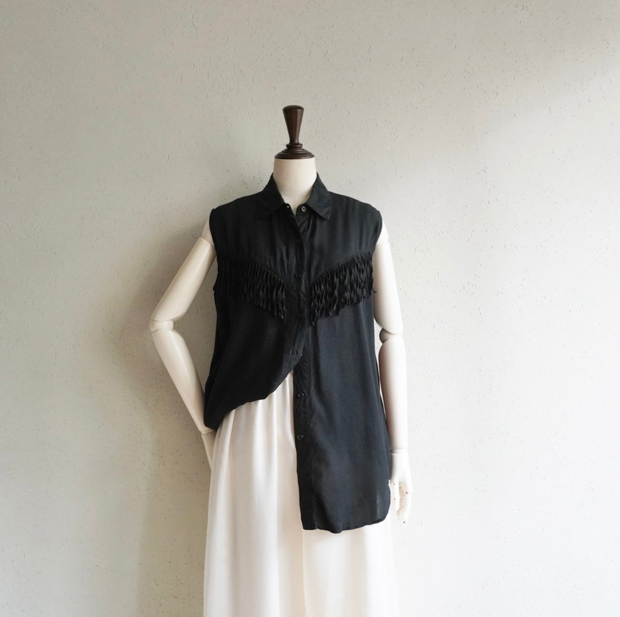 90s Sleeveless Fringe Shirt