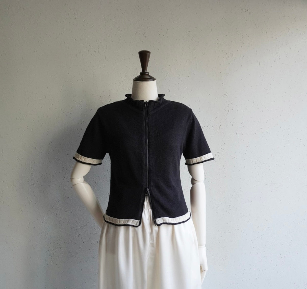 90s EURO Zipped Top