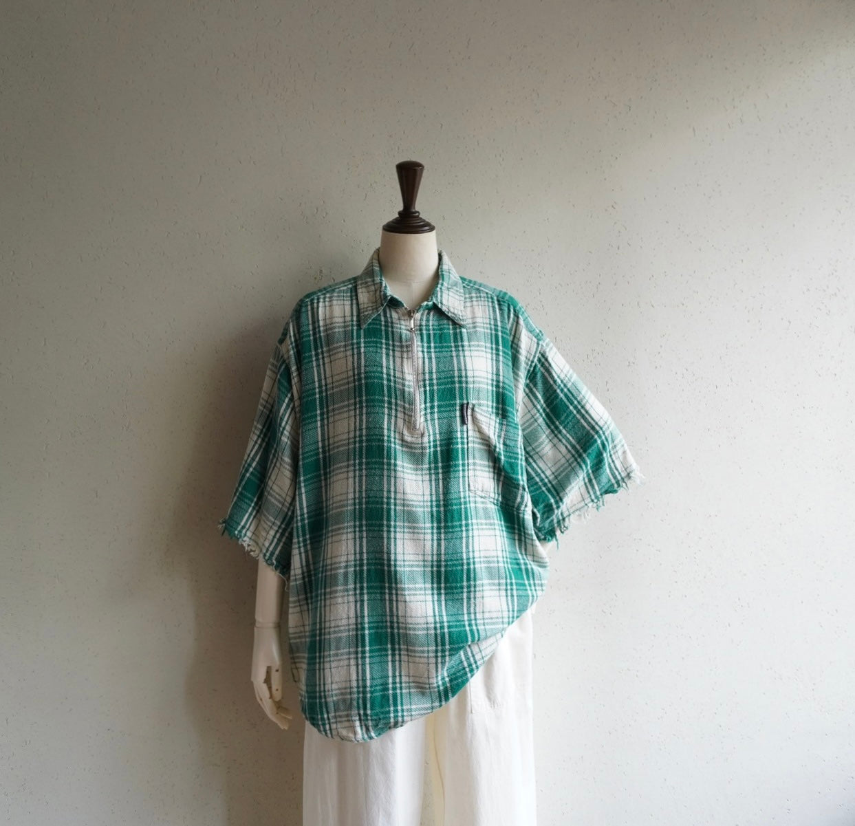 90s Zipped Pullover Shirt