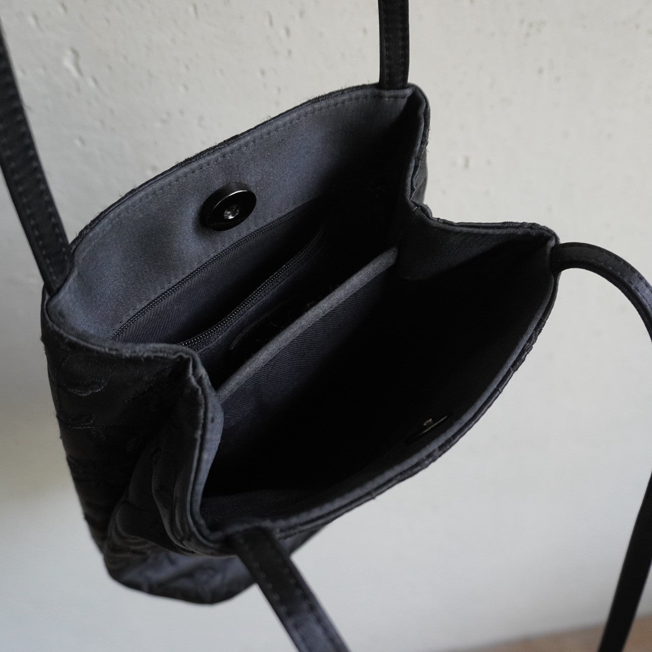 "NINE WEST” Embroidery Bag