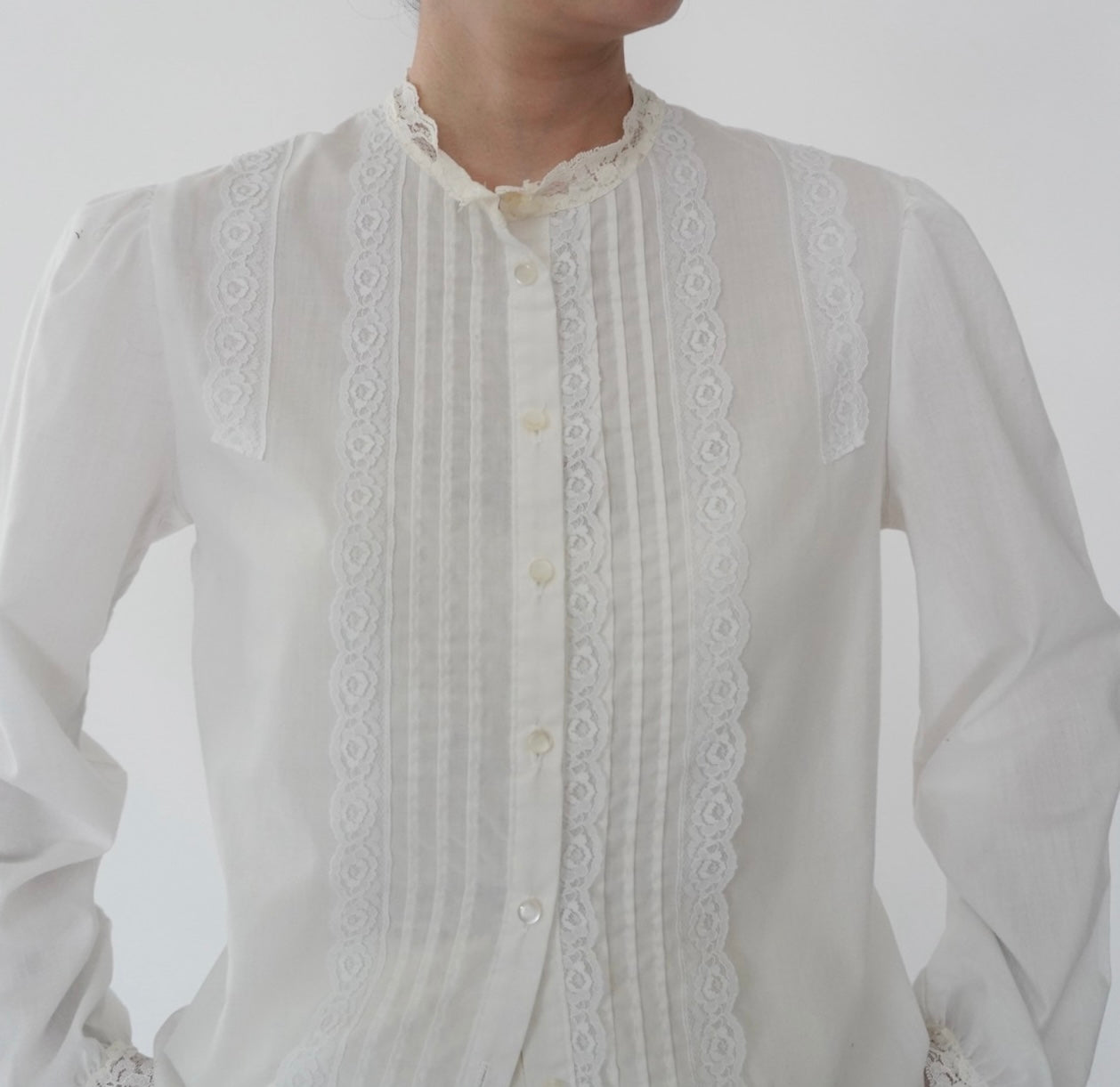80s Lace Design Blouse