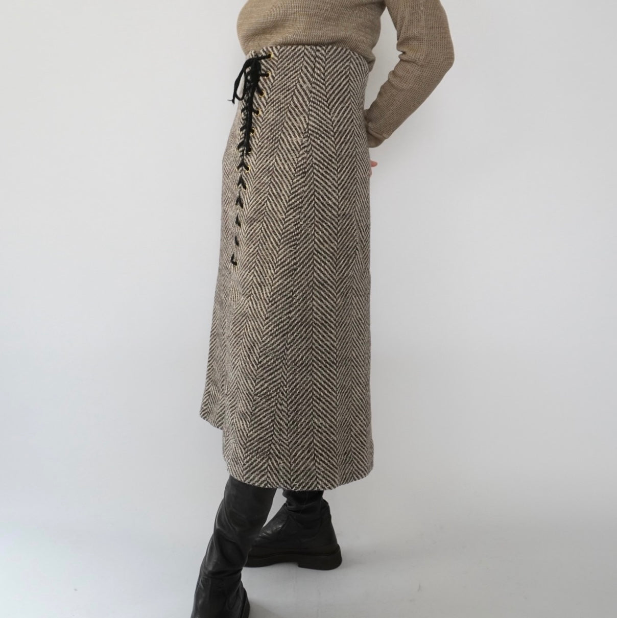 60s,70s "TRAINA BOUTIQUE" Lace Up Design Skirt