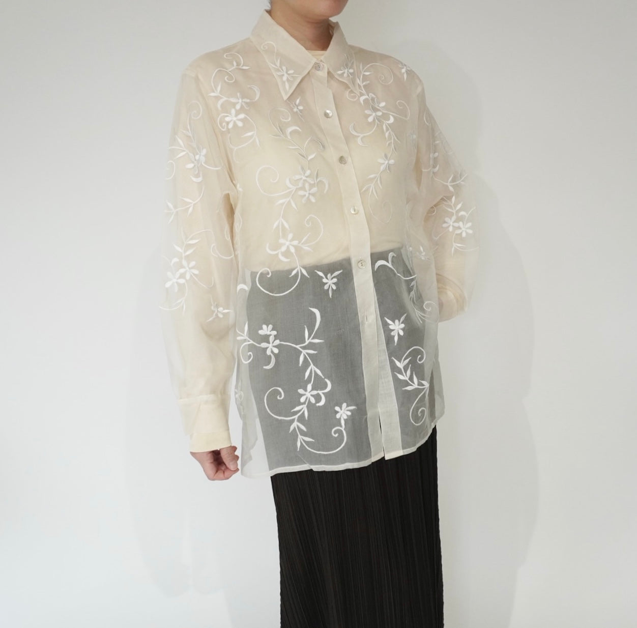 90s Embroidery Silk Shirt