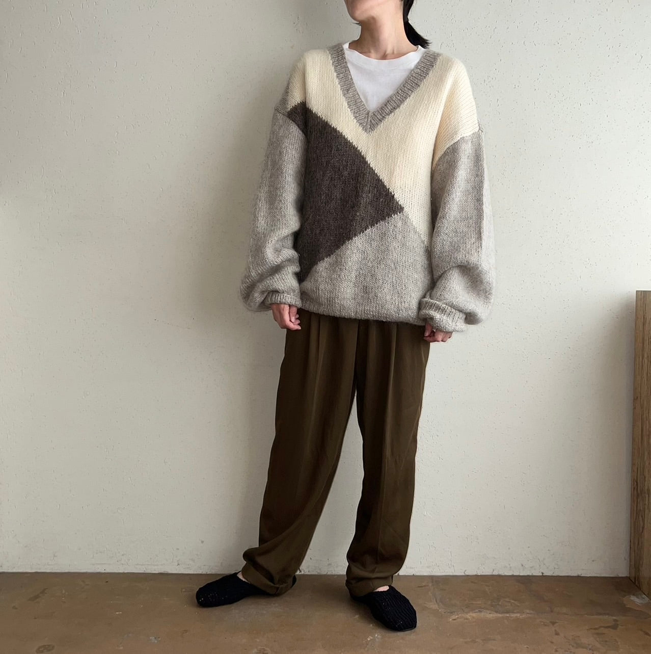 90s V-Neck Knit Sweater