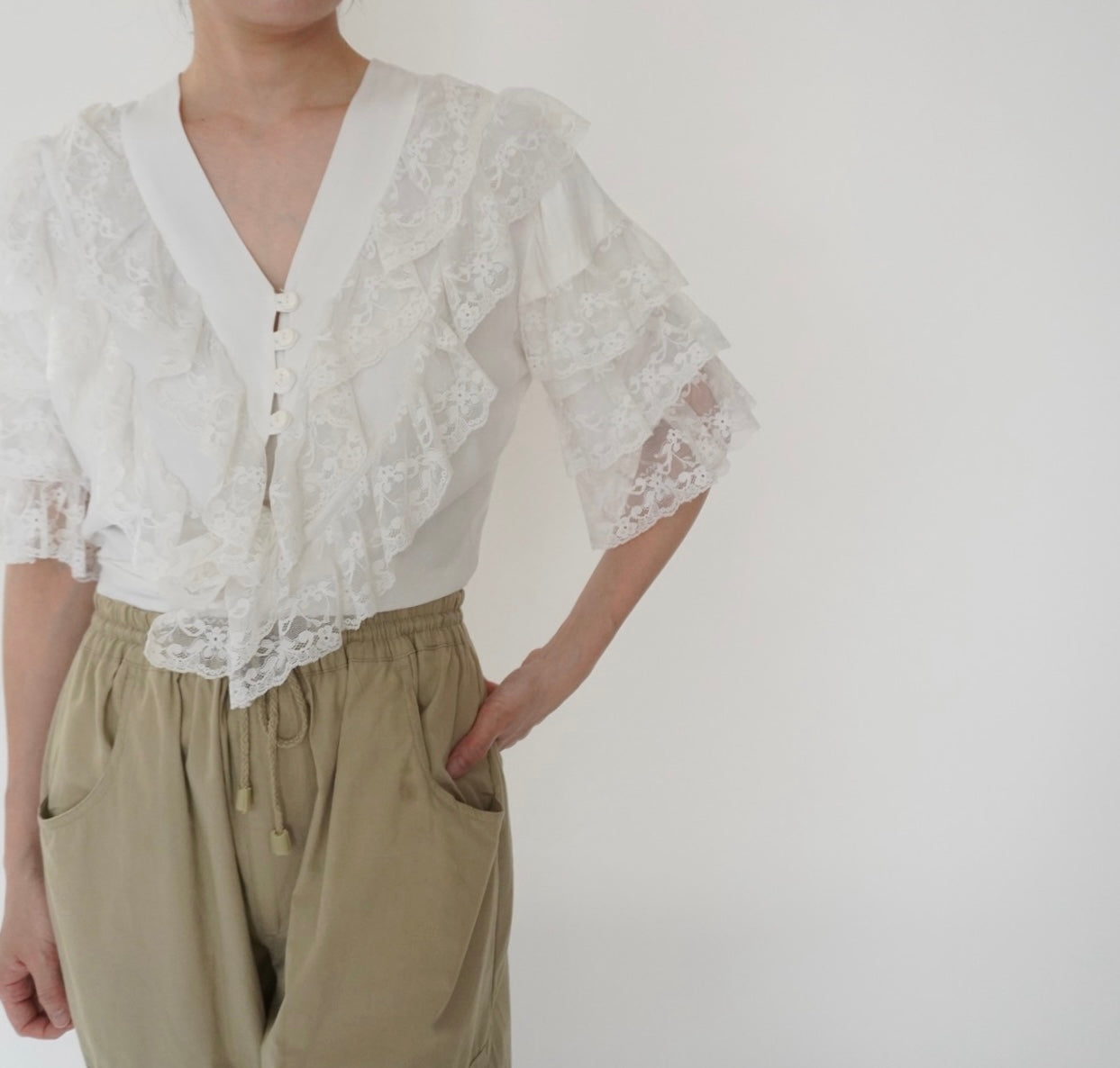 80s Lace Design Blouse