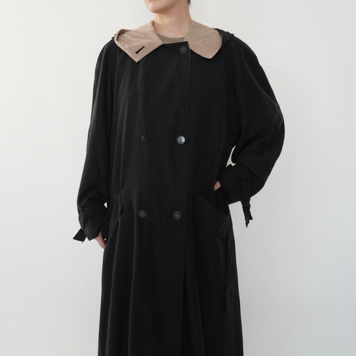 90s Black Design Maxi Coat