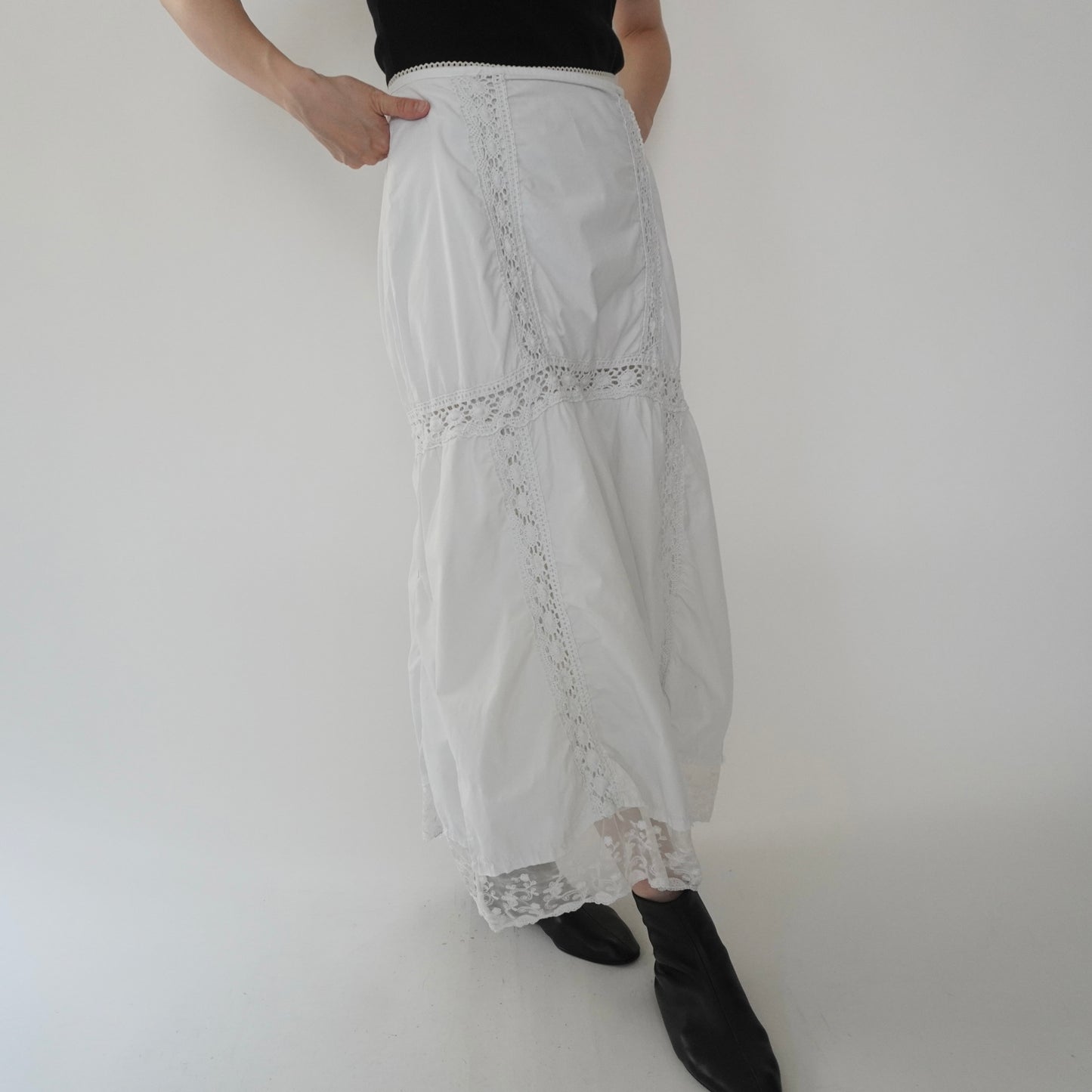 80s Lace Design Skirt Made in Italy