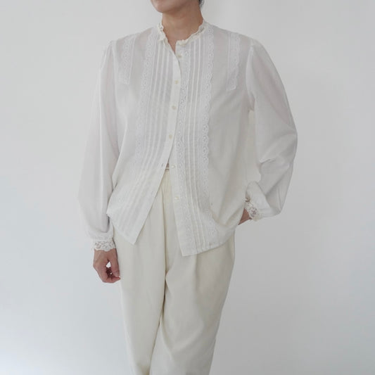 80s Lace Design Blouse