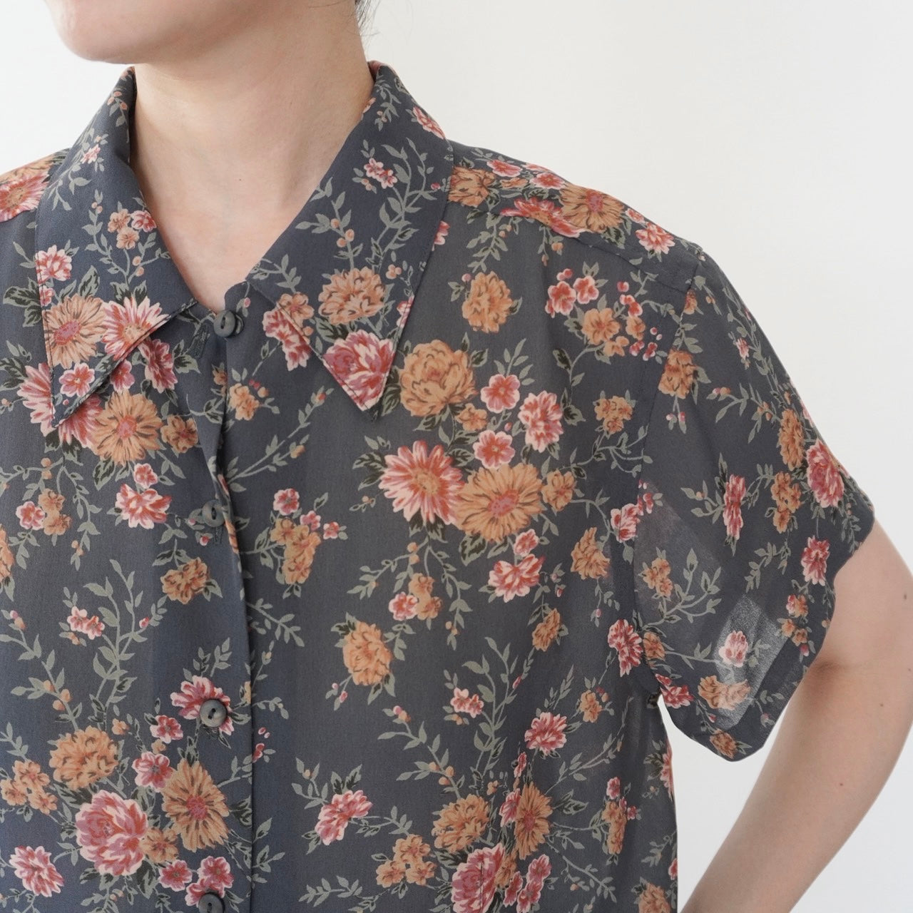 90s Floral Print Shirt