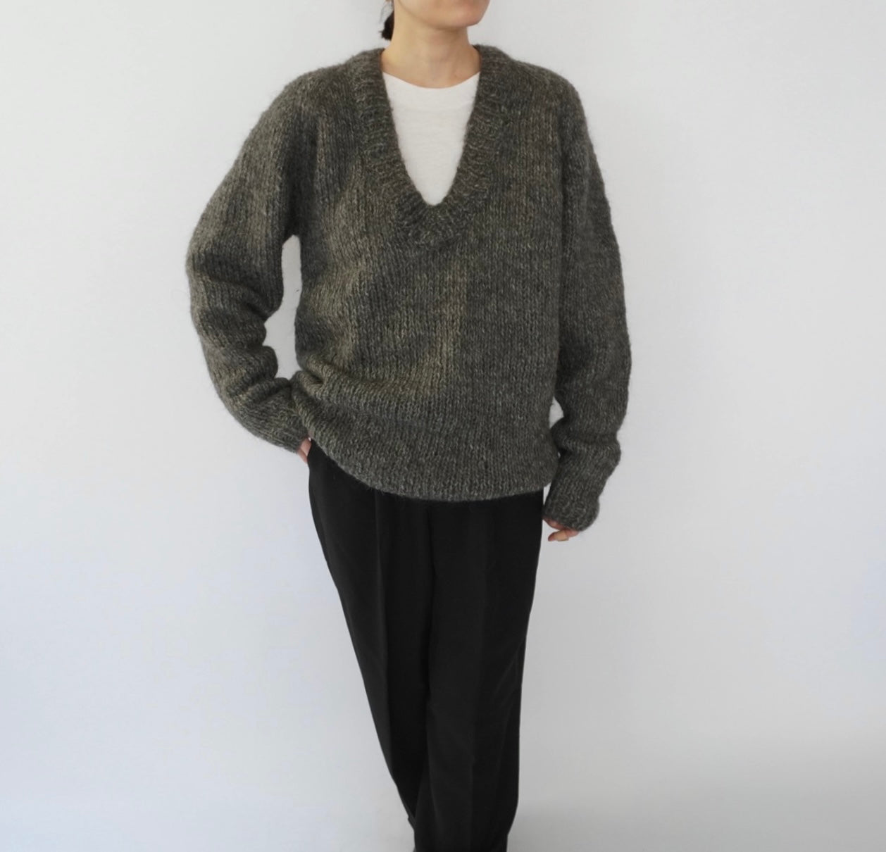 80s V Neck Knit