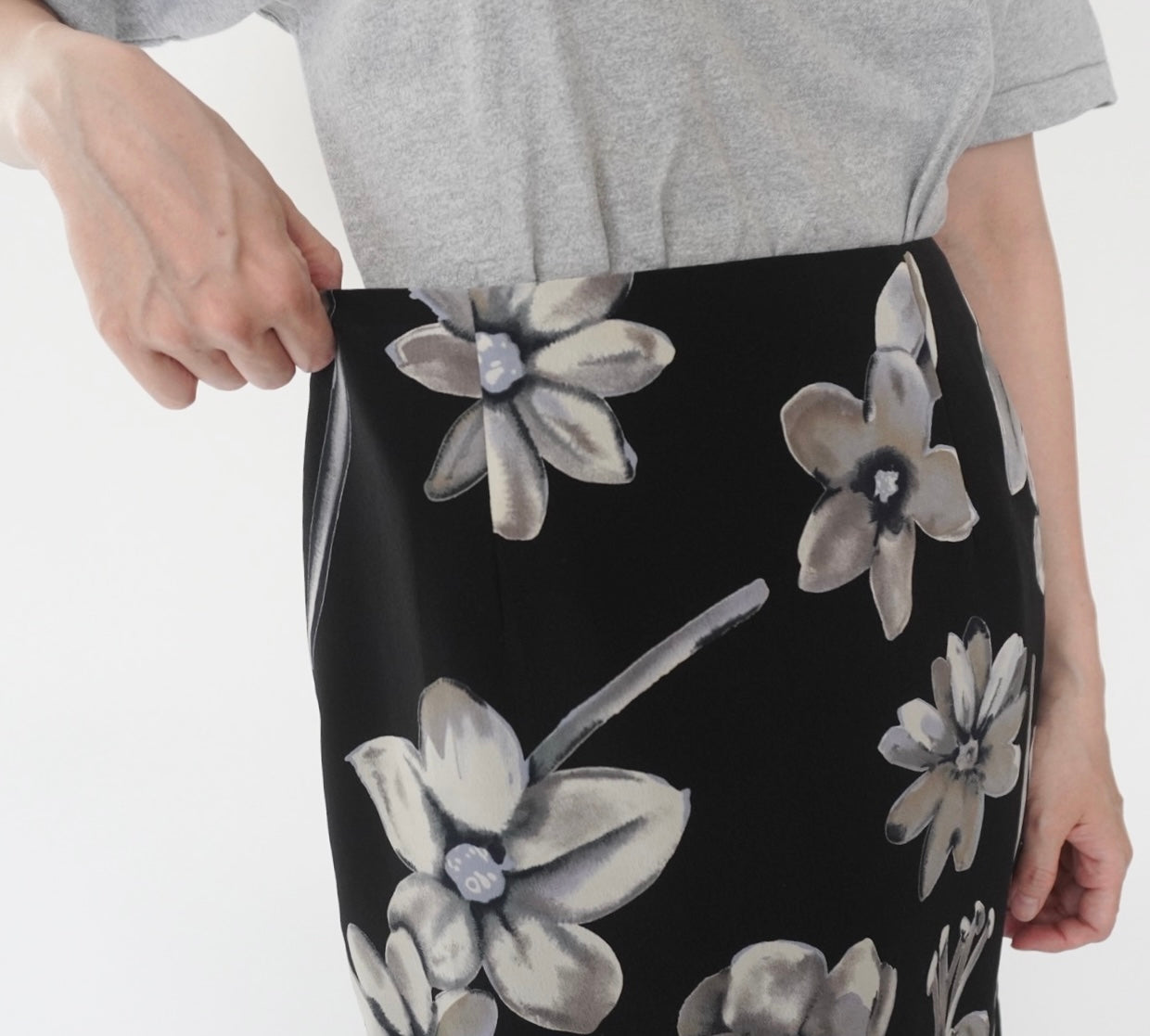 90s EURO Floral Print Skirt