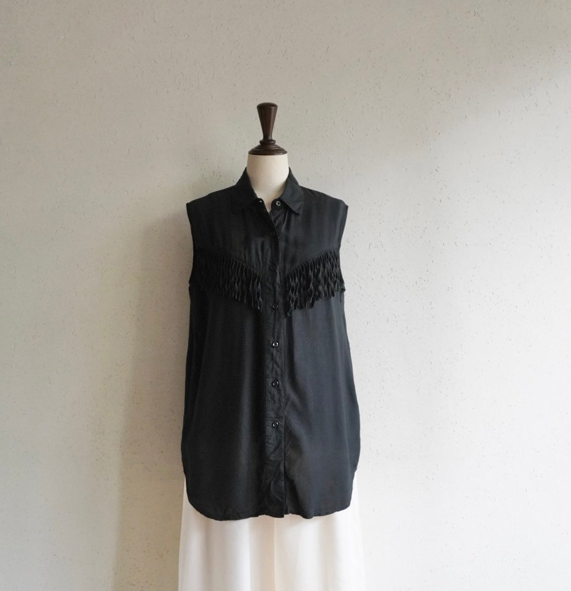 90s Sleeveless Fringe Shirt