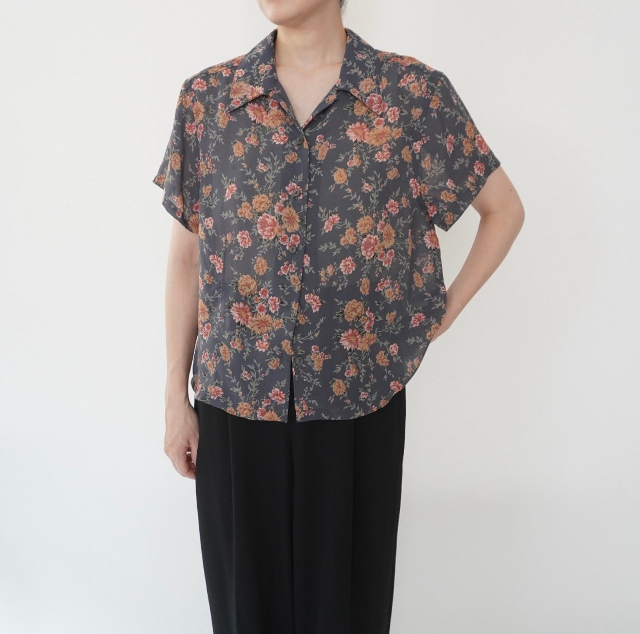 90s Floral Print Shirt