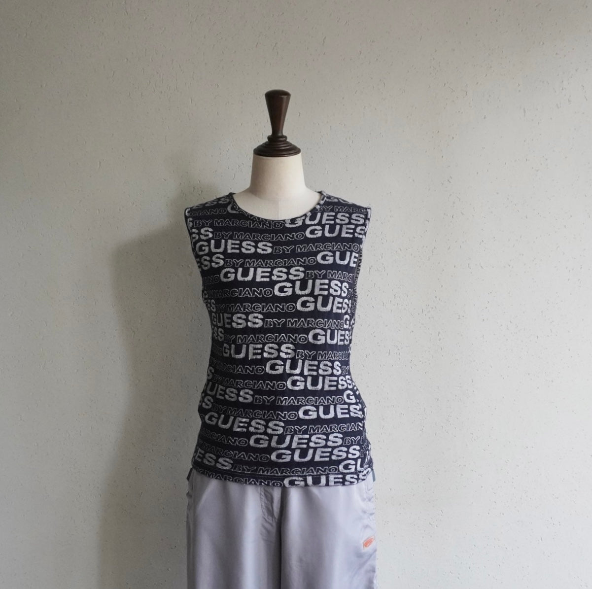 90s "GUESS" Sleeveless Top