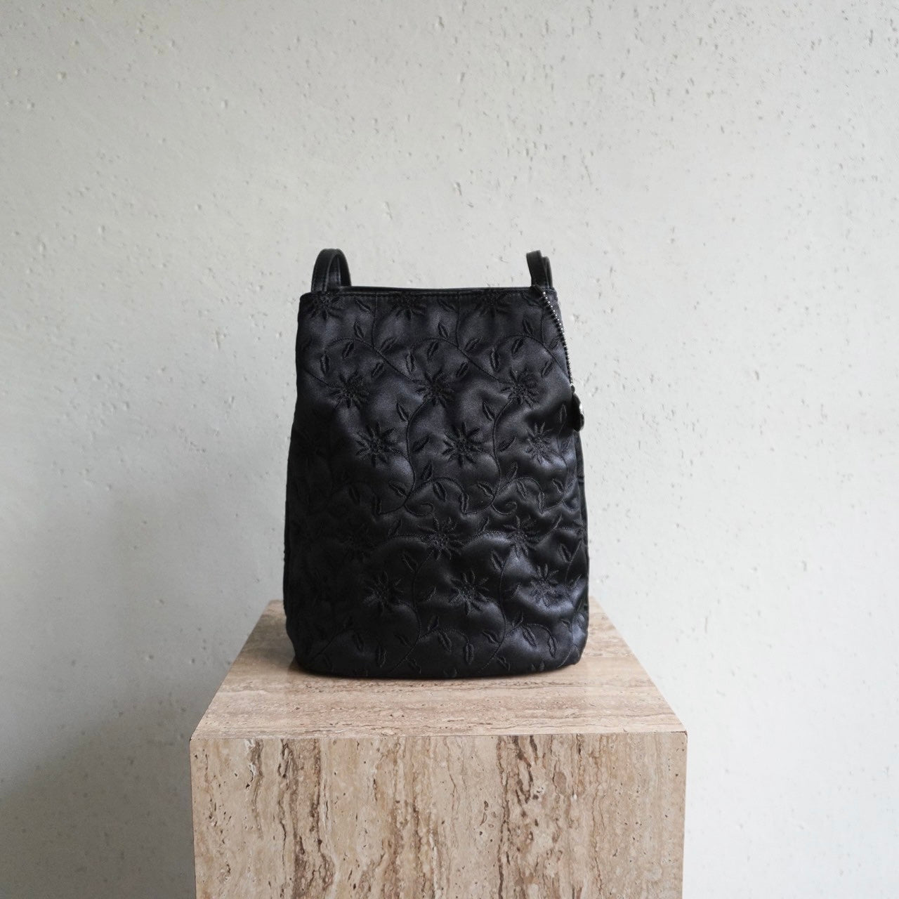 "NINE WEST” Embroidery Bag