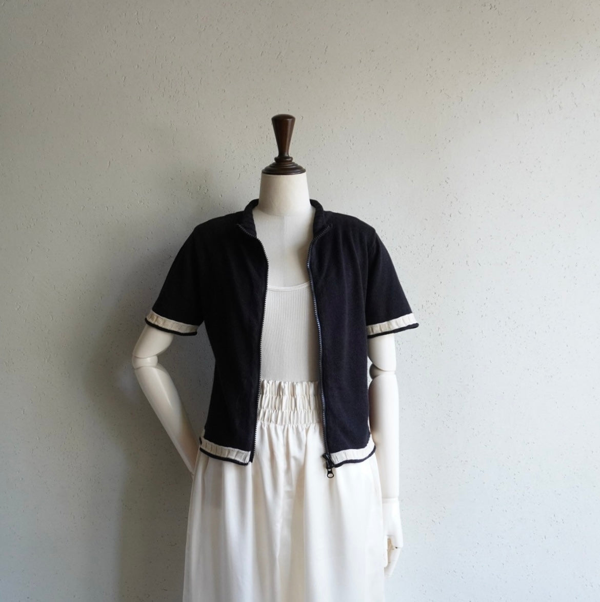 90s EURO Zipped Top