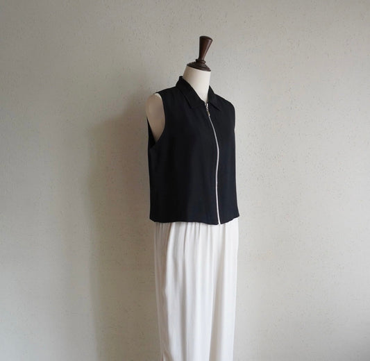 90s Sleeveless Zipped Top,Vest Made in USA