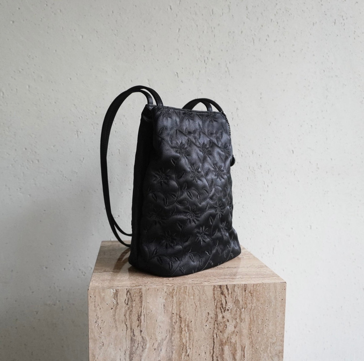 "NINE WEST” Embroidery Bag