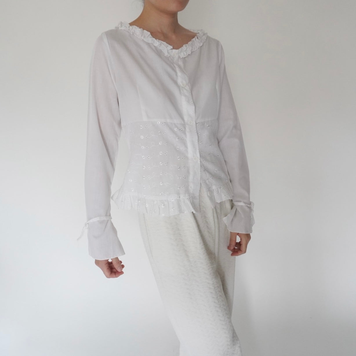 90s Lace Design Blouse