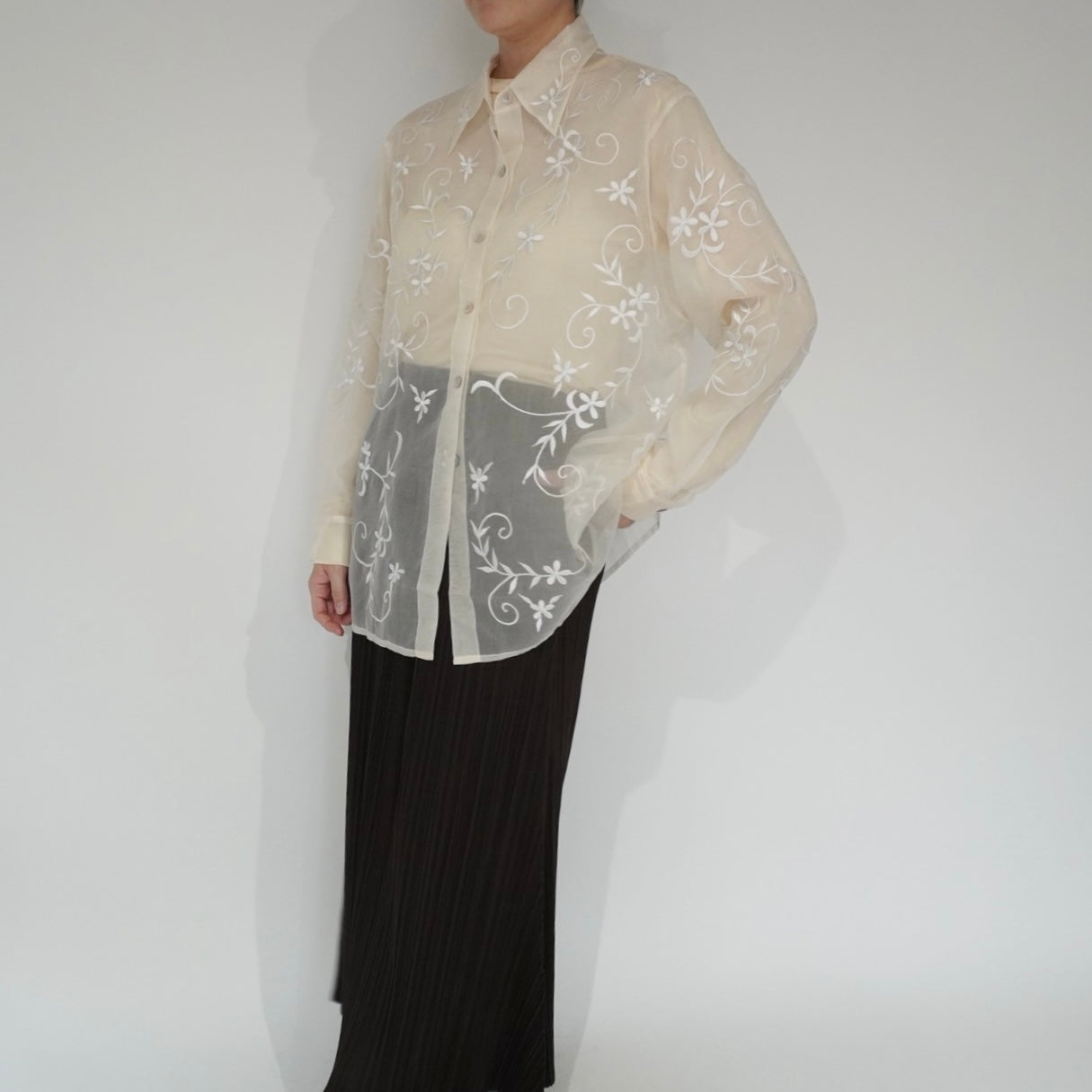 90s Embroidery Silk Shirt