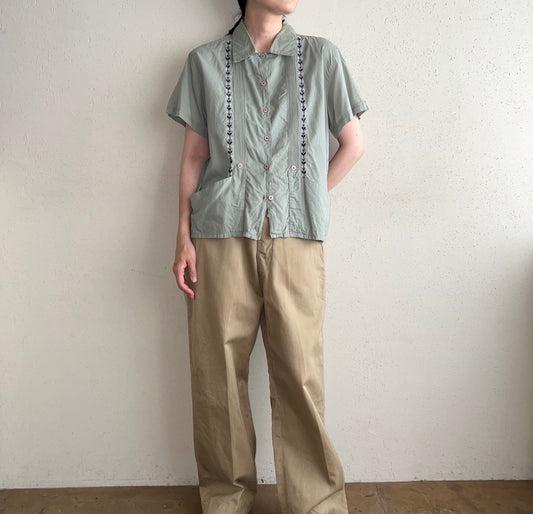 90s Embroidery Shirt
