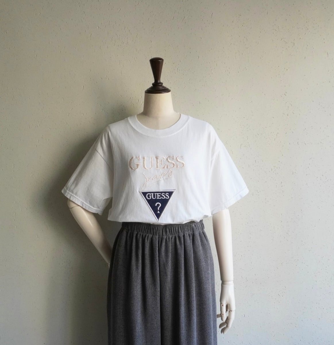 90s "GUESS" Embroidery T-shirt Made in USA