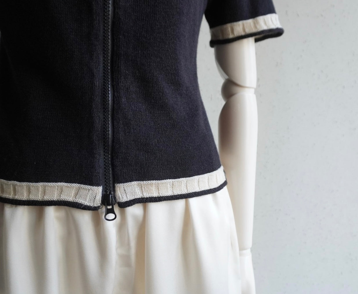 90s EURO Zipped Top