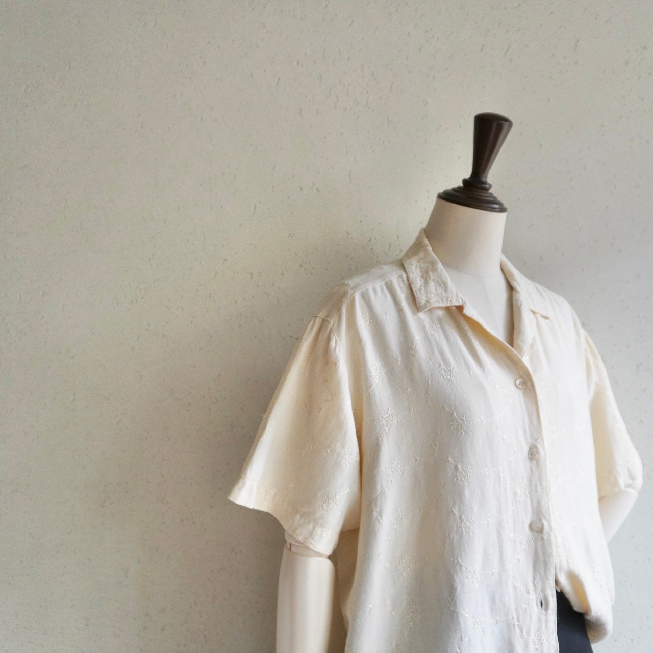 90s Embroidery Shirt