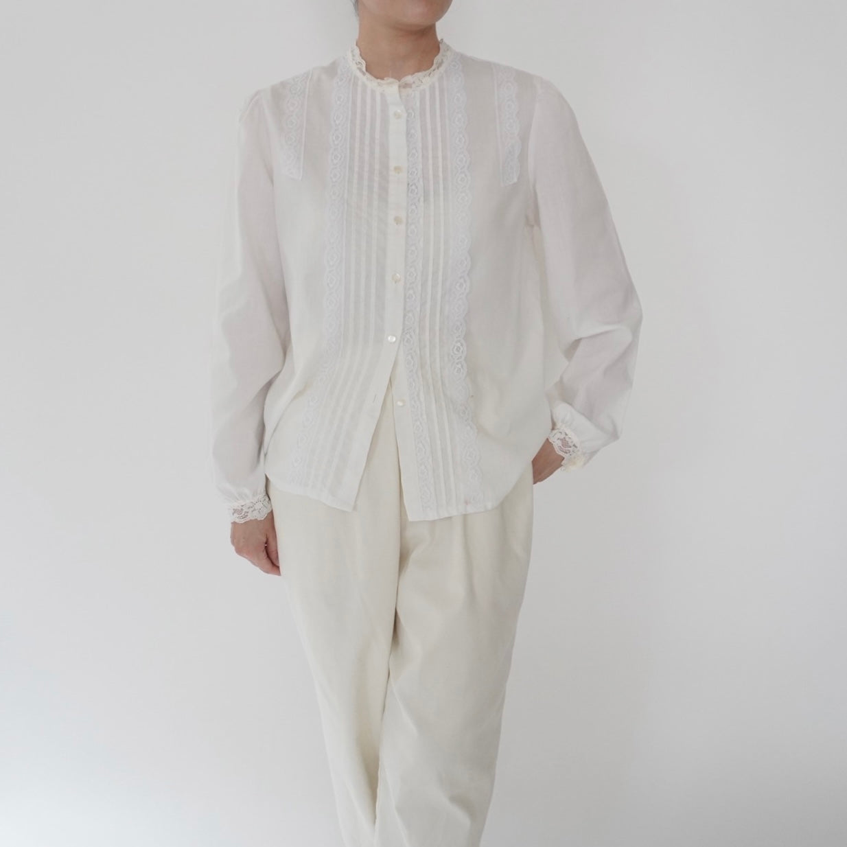 80s Lace Design Blouse