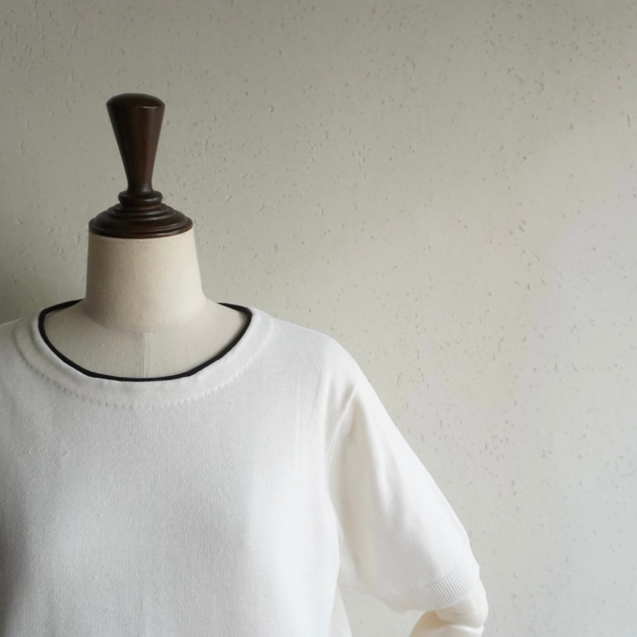 90s Line Design Top