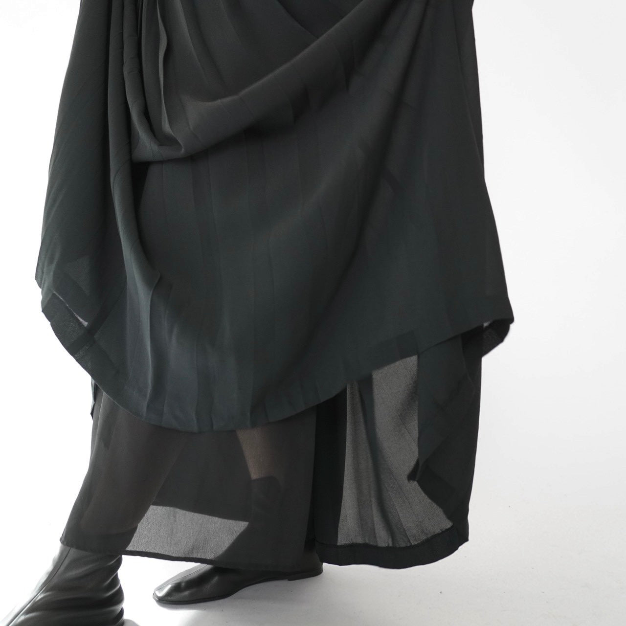90s "Saks Fifth Avenue" Silk Pleats Skirt
