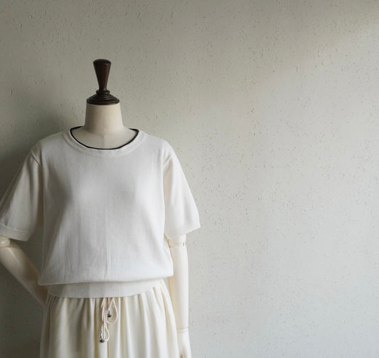 90s Line Design Top