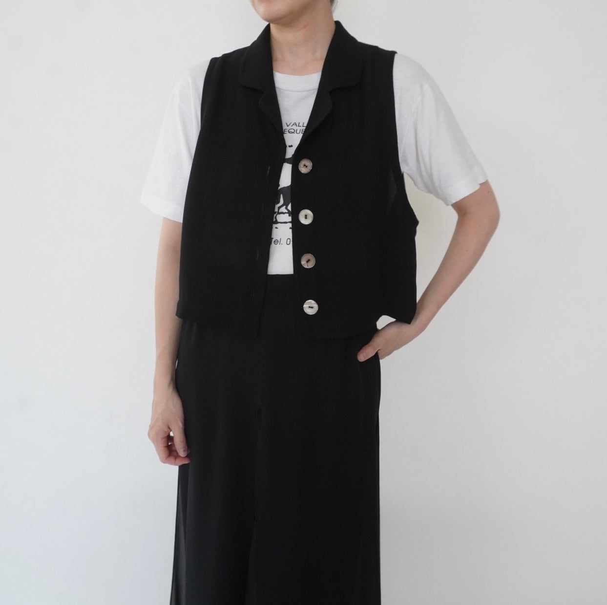 90s Black Sleeveless Shirt