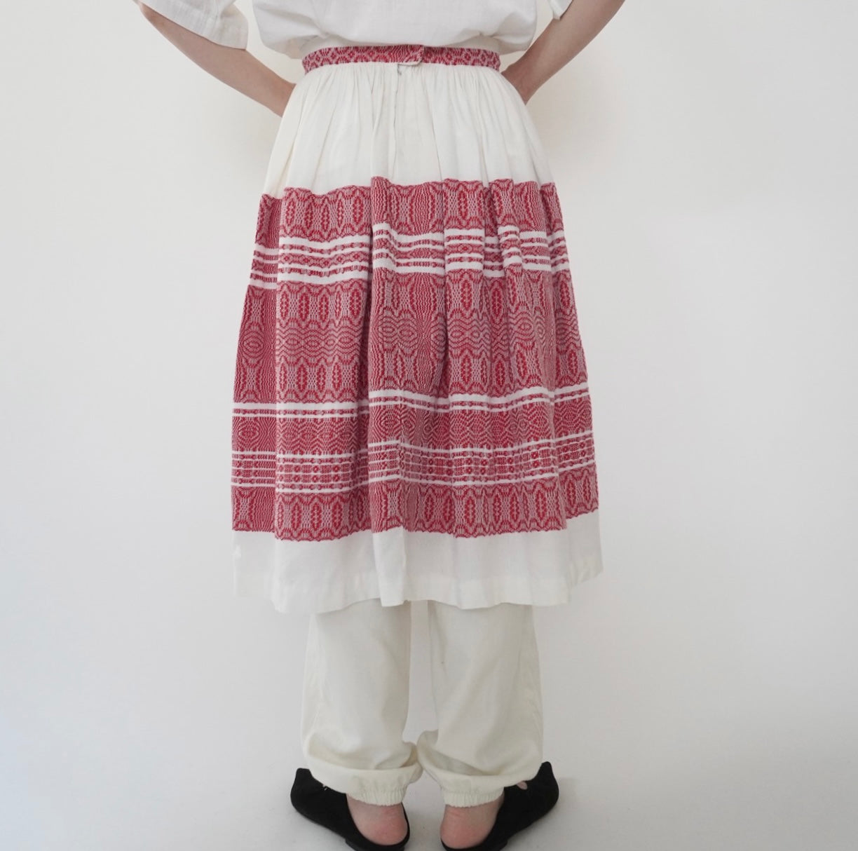 60s Embroidery Skirt